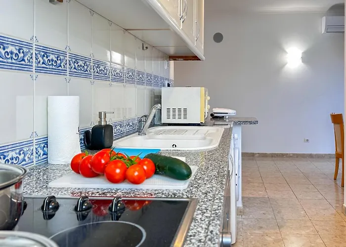 Sea Breeze Портиман